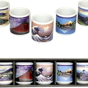 Set of 5 carefully selected sake cups featuring Katsushika Hokusai's Thirty-six Views of Mount Fuji prints. Perfect as a Japanese souvenir, sake cup, or homestay gift. Perfect as a Japanese souvenir.