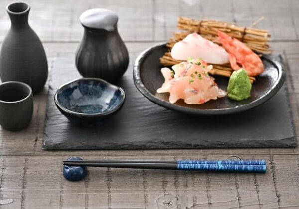 [Made in our own factory in Obama, Fukui Prefecture] [Chopsticks Factory] Dishwasher-safe Lacquered Chopsticks, Dyed Kasuri, Set of 5 - Image 4